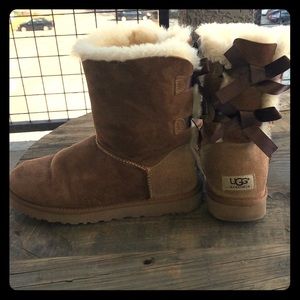 UGGS